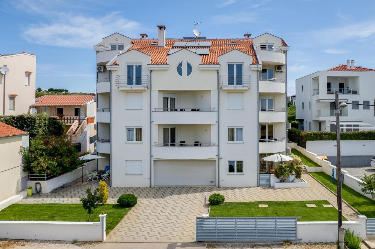 Villa Mirela ペトルチャネ エクステリア 写真