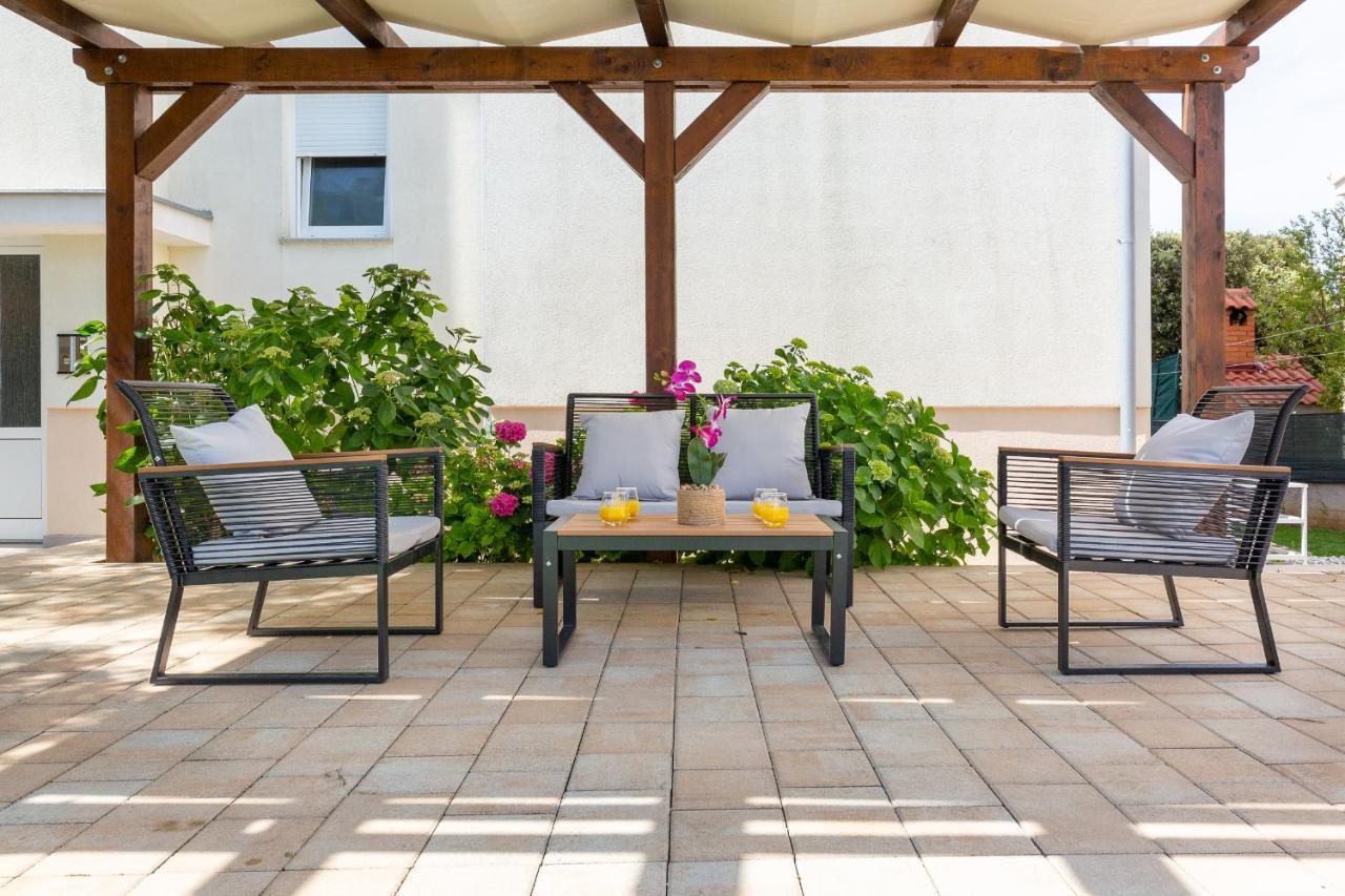 Villa Mirela ペトルチャネ エクステリア 写真