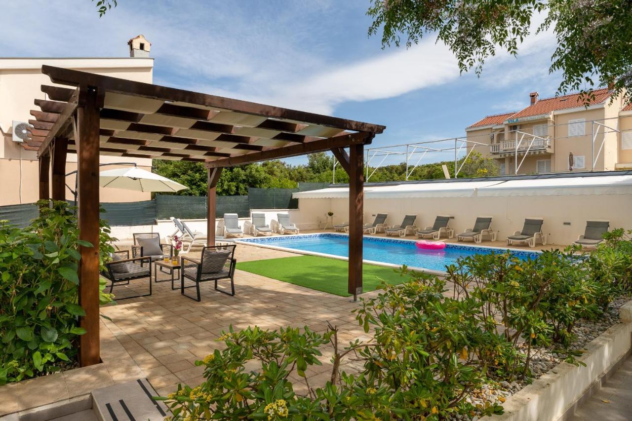 Villa Mirela ペトルチャネ エクステリア 写真