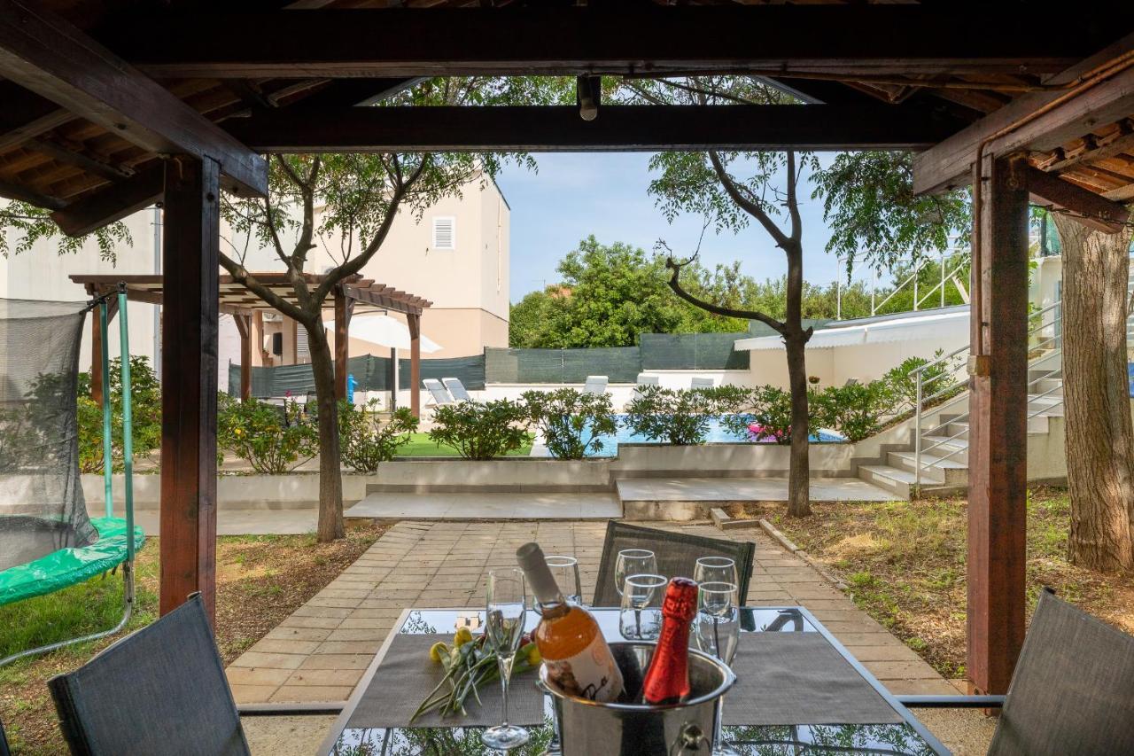 Villa Mirela ペトルチャネ エクステリア 写真