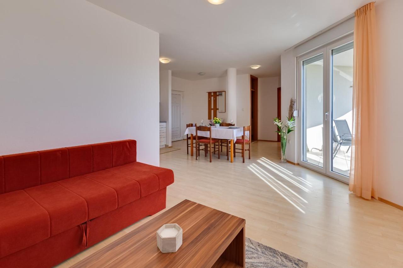 Villa Mirela ペトルチャネ エクステリア 写真